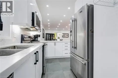 33 Panorama Way Stoney Creek ON L8E 6C6
