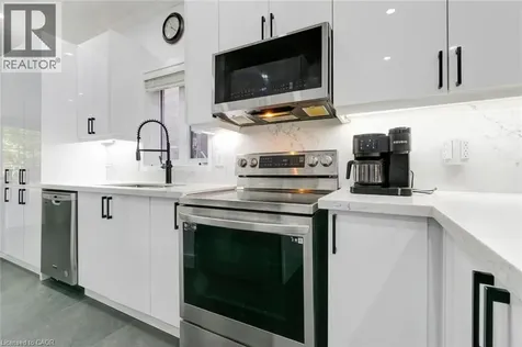 33 Panorama Way Stoney Creek ON L8E 6C6