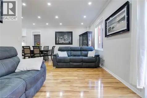 33 Panorama Way Stoney Creek ON L8E 6C6
