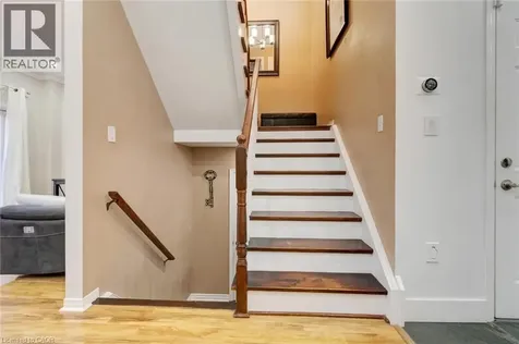 33 Panorama Way Stoney Creek ON L8E 6C6