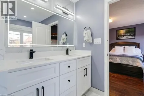 33 Panorama Way Stoney Creek ON L8E 6C6