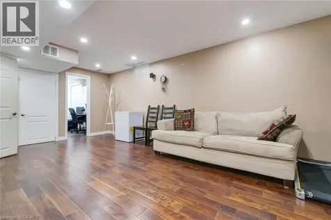 33 Panorama Way Stoney Creek ON L8E 6C6