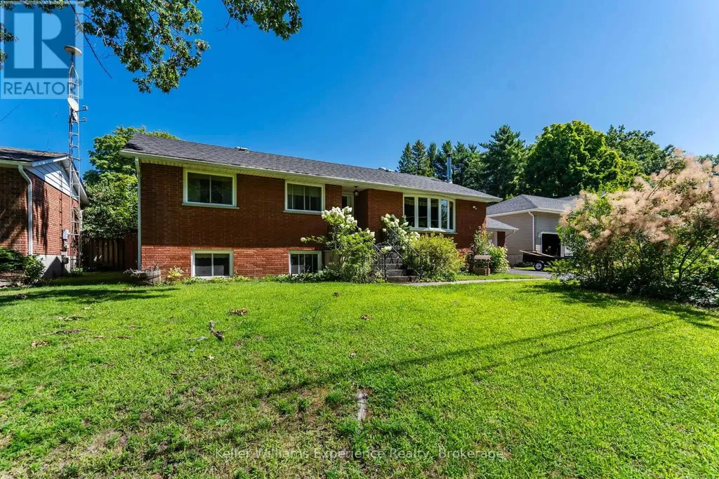 63 Lorne Avenue Penetanguishene ON L9M 1H8