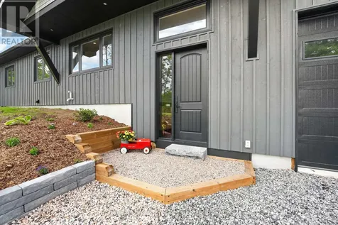 1093 Highway 141 Drive Seguin ON P2A 2W8
