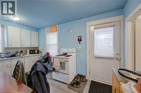 38 Nelson Street Brantford ON N3T 2M8