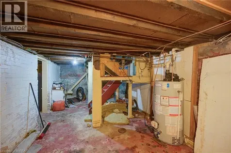 38 Nelson Street Brantford ON N3T 2M8