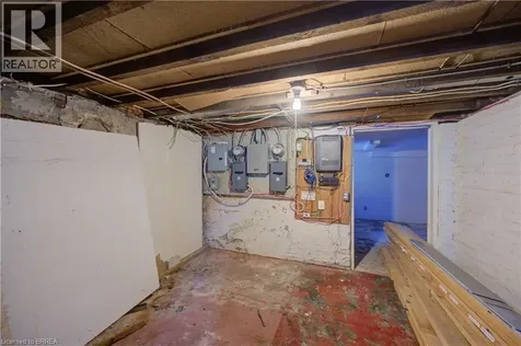 38 Nelson Street Brantford ON N3T 2M8