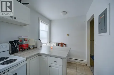 38 Nelson Street Brantford ON N3T 2M8
