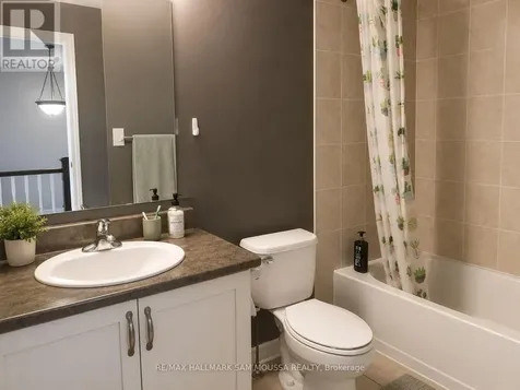 202 Badgeley Avenue Ottawa ON K2T 0A4