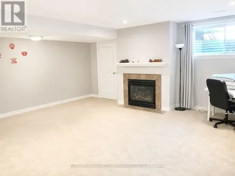 202 Badgeley Avenue Ottawa ON K2T 0A4