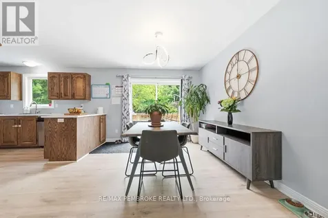 280 Carla Street Petawawa ON K8H 3L8