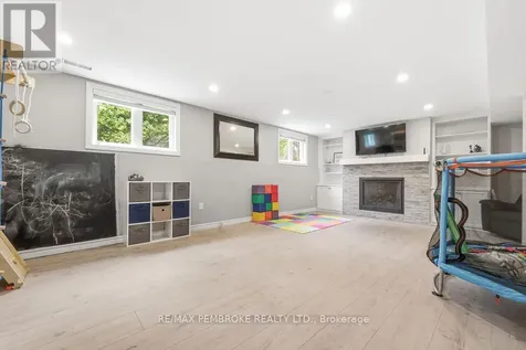 280 Carla Street Petawawa ON K8H 3L8