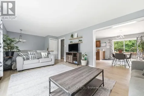 280 Carla Street Petawawa ON K8H 3L8