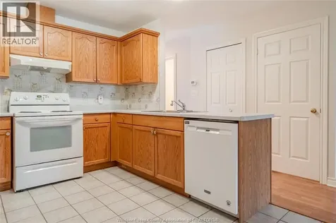 1086 Lexington Circle Windsor ON N8S 4T3
