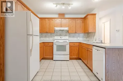 1086 Lexington Circle Windsor ON N8S 4T3