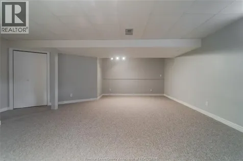 1086 Lexington Circle Windsor ON N8S 4T3