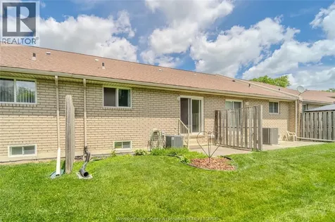 1086 Lexington Circle Windsor ON N8S 4T3
