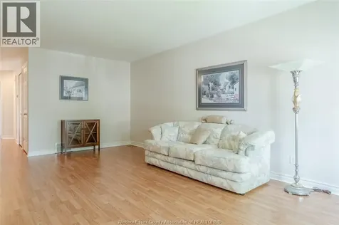 1086 Lexington Circle Windsor ON N8S 4T3