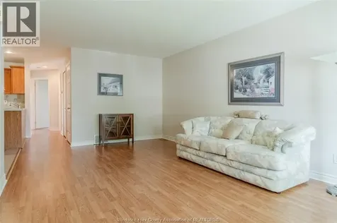 1086 Lexington Circle Windsor ON N8S 4T3