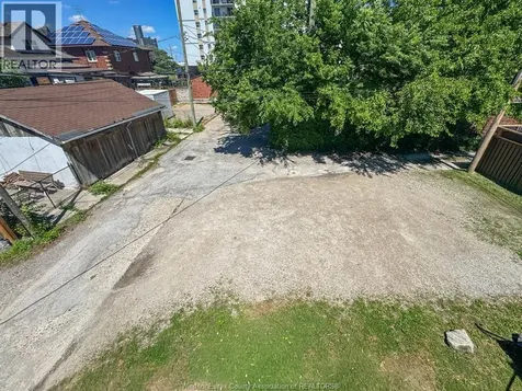 130 Elm Avenue Windsor ON N9A 5G8