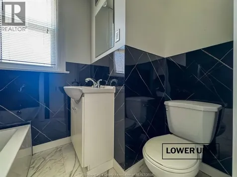 130 Elm Avenue Windsor ON N9A 5G8