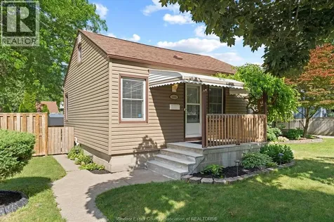 1904 Westcott Windsor ON N8W 4K4
