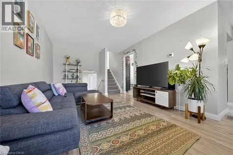 136 Rockwood Avenue St. Catharines ON L2P 3R8