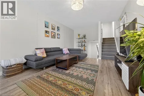 136 Rockwood Avenue St. Catharines ON L2P 3R8