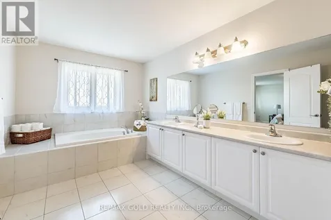 129 Bonnieglen Farm Boulevard Caledon ON L7C 4B9
