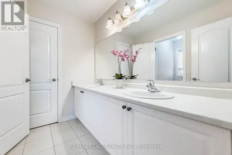 129 Bonnieglen Farm Boulevard Caledon ON L7C 4B9