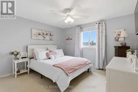 107 Rose Bridge Crescent Cambridge ON N3C 3Z2