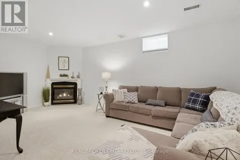 107 Rose Bridge Crescent Cambridge ON N3C 3Z2