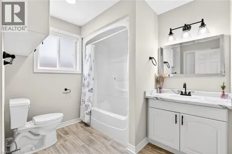 5524 Fraser Street Niagara Falls ON L2E 3C9