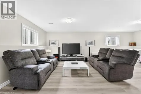 5524 Fraser Street Niagara Falls ON L2E 3C9