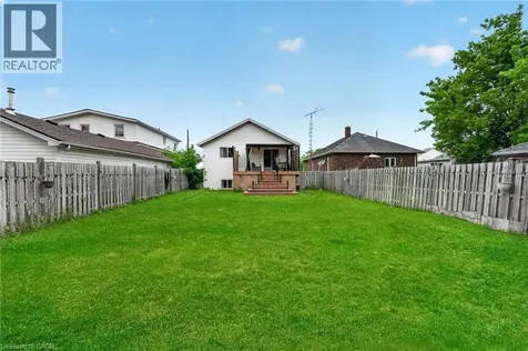 5524 Fraser Street Niagara Falls ON L2E 3C9
