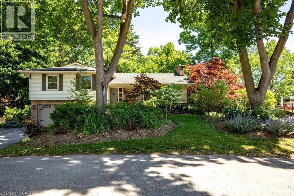 589 Sharalin Court Burlington ON L7T 2N7