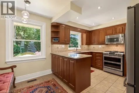 589 Sharalin Court Burlington ON L7T 2N7