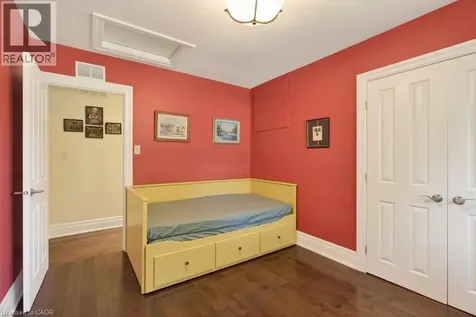 589 Sharalin Court Burlington ON L7T 2N7