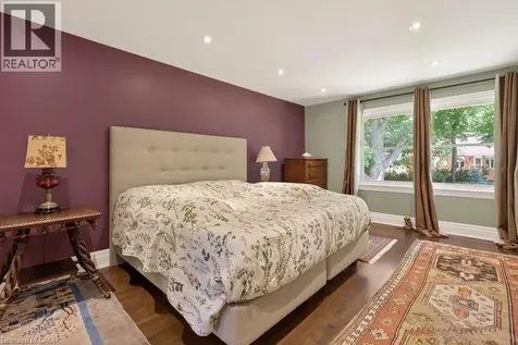 589 Sharalin Court Burlington ON L7T 2N7