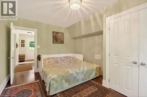 589 Sharalin Court Burlington ON L7T 2N7