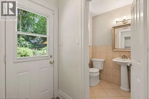 589 Sharalin Court Burlington ON L7T 2N7