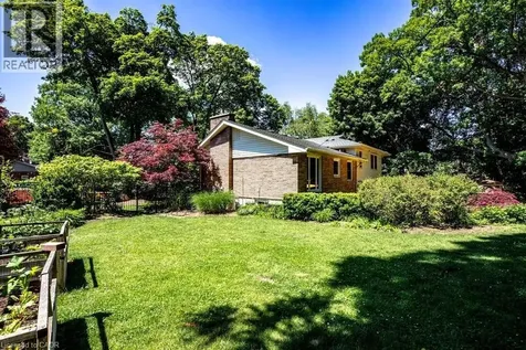 589 Sharalin Court Burlington ON L7T 2N7