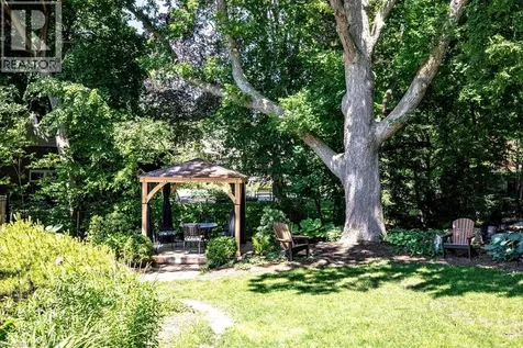 589 Sharalin Court Burlington ON L7T 2N7
