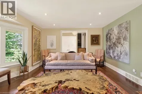 589 Sharalin Court Burlington ON L7T 2N7