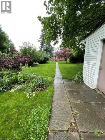 218 Maplewood Avenue Hamilton ON L8M 1X8