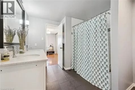 25 Valleyview Drive Kitchener ON N2E 1L5