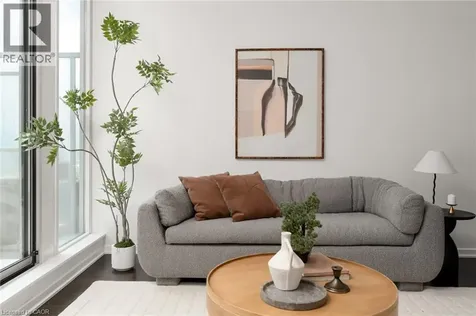 388 Richmond Street West Toronto ON M5V 3P1