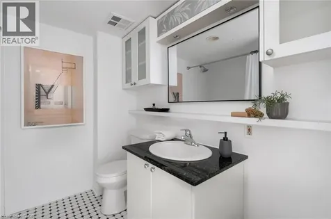 388 Richmond Street West Toronto ON M5V 3P1