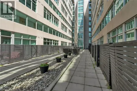 388 Richmond Street West Toronto ON M5V 3P1