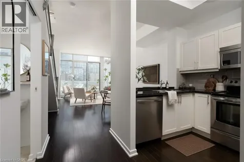 388 Richmond Street West Toronto ON M5V 3P1